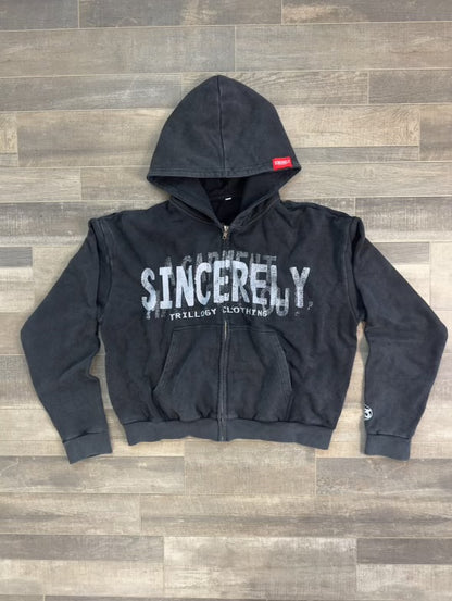 ESSENTIAL HOODIE