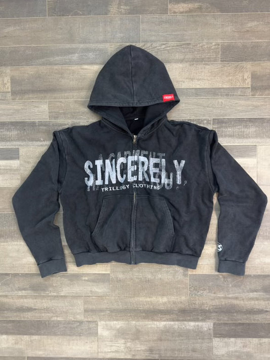 ESSENTIAL HOODIE