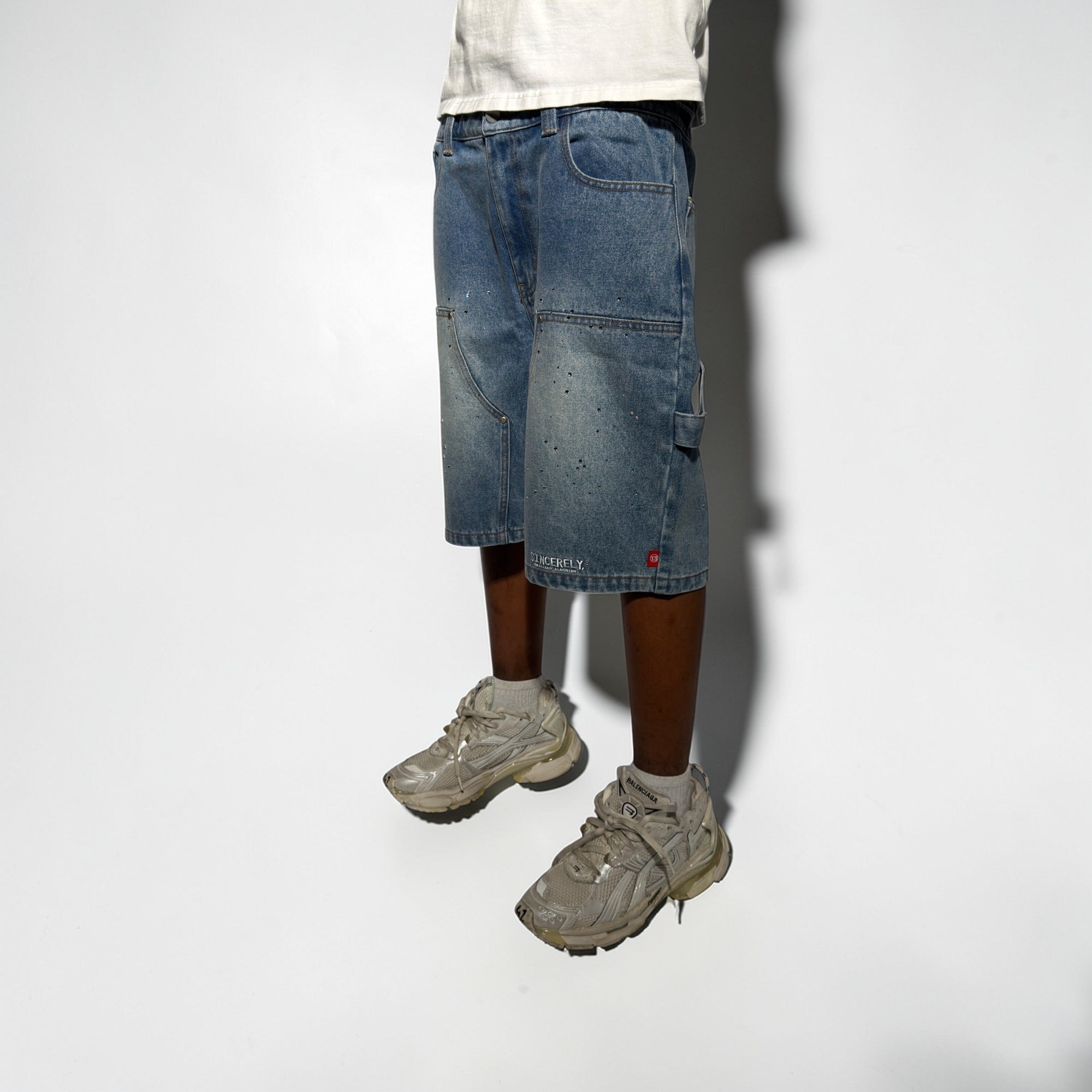 LIGHT WASHED CARPENTER JORTS